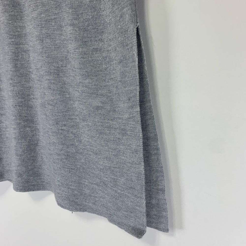 Tahari Gray 100% Extrafine Merino Wool V-Neck Sleeveless Sweater - Size S - Picture 6 of 8